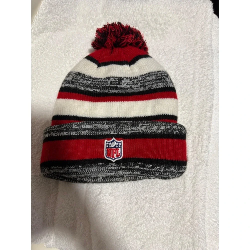 New Era San Francisco 49ers Pom Beanie NFL Knit Winter Hat Red Black OSFM